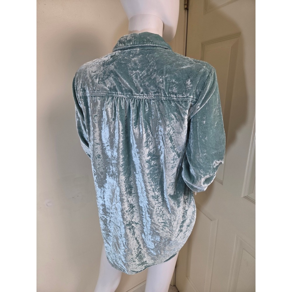 Pilcro Anthropologie Sage Green Crushed Velvet Button Down Shirt Womens Size 4 - Picture 14 of 16